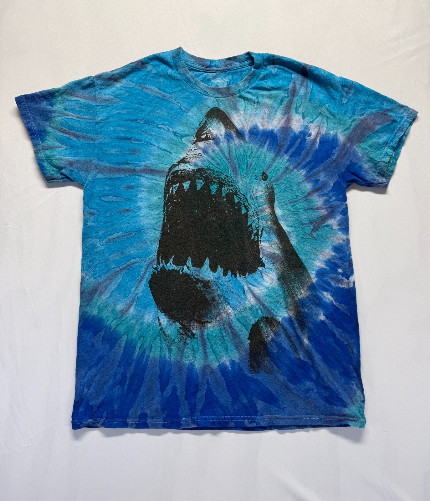 Jaws T Shirt Men Medium Blue Tie Dye Spiral Graphic Print Shark Cotton Movie Tee