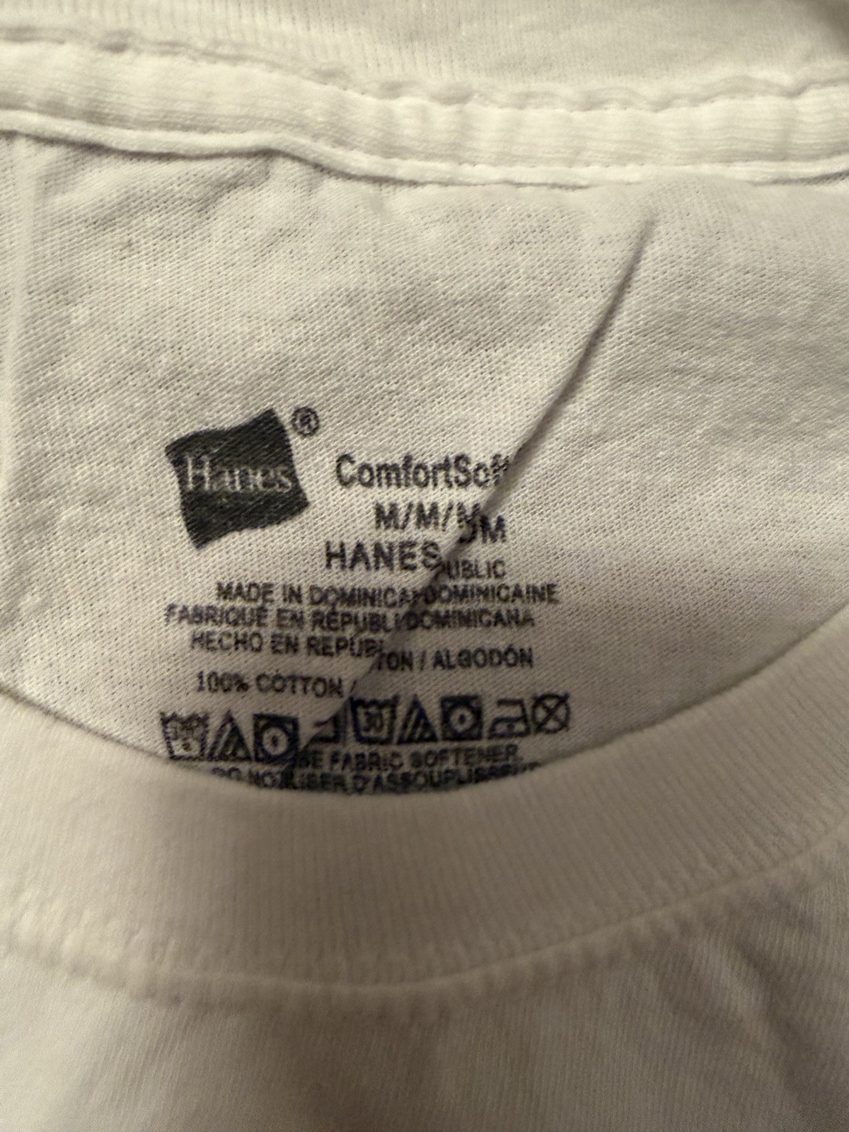 Hanes Plain White T-shirt Medium