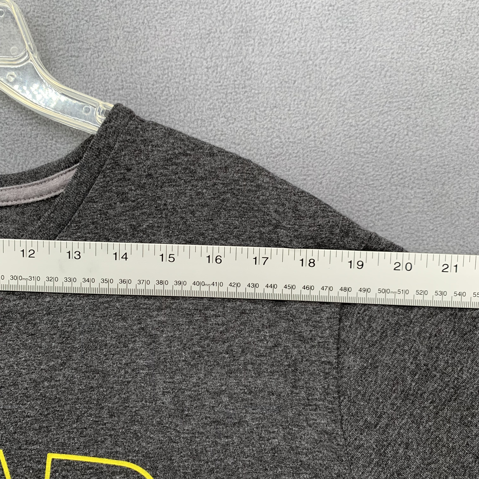 Old Navy Star Wars Mens T-Shirt XXL Crew Neck Heather Gray Yellow Logo Gift