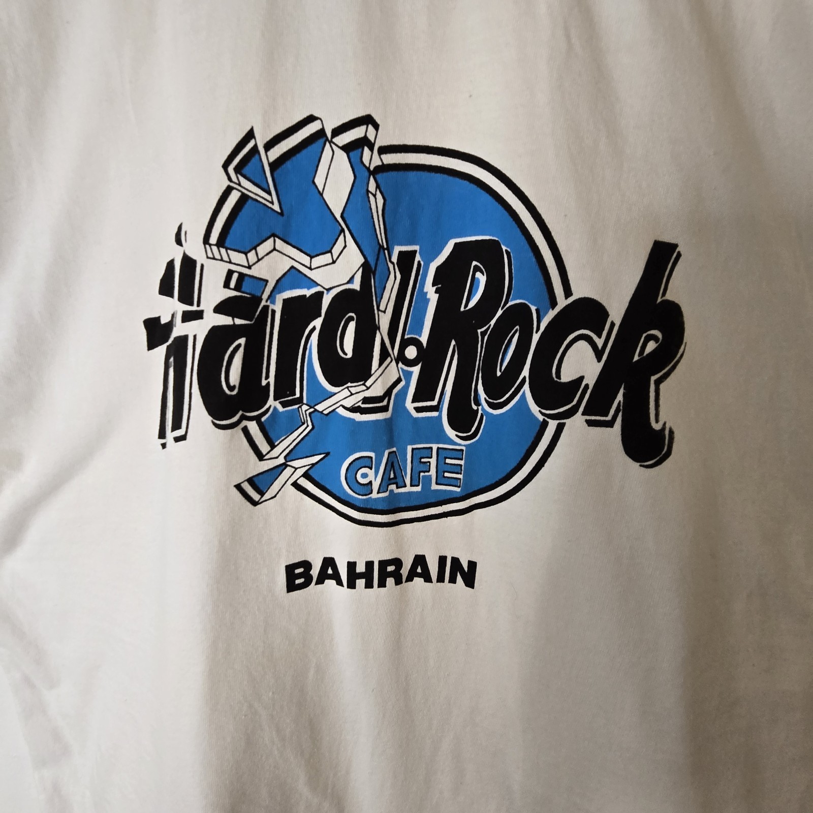 Rare Hard Rock Bahrain T-Shirt on Rugby World Cup 99 Short L White Made in UAE
