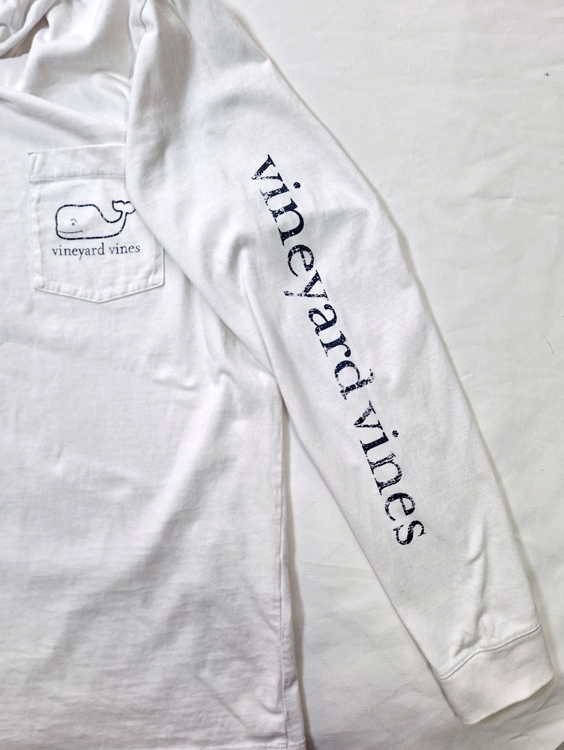 Vineyard Vines Hooded T Shirt Mens Size S White with Navy Whale Logo Pocket