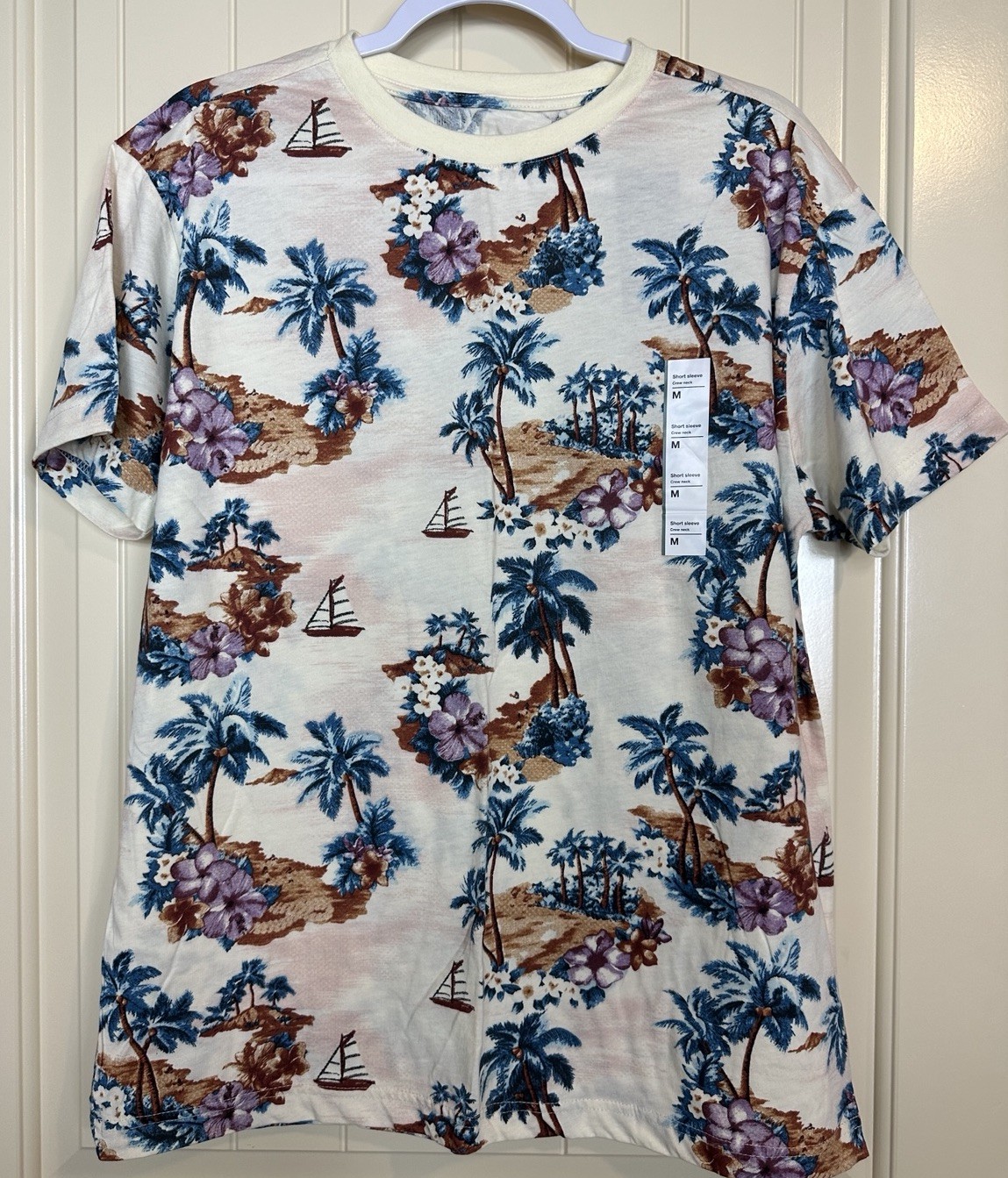Original Use Beachcomber Men’s Short Sleeve Hawaiian floral t-shirt sz M NWT