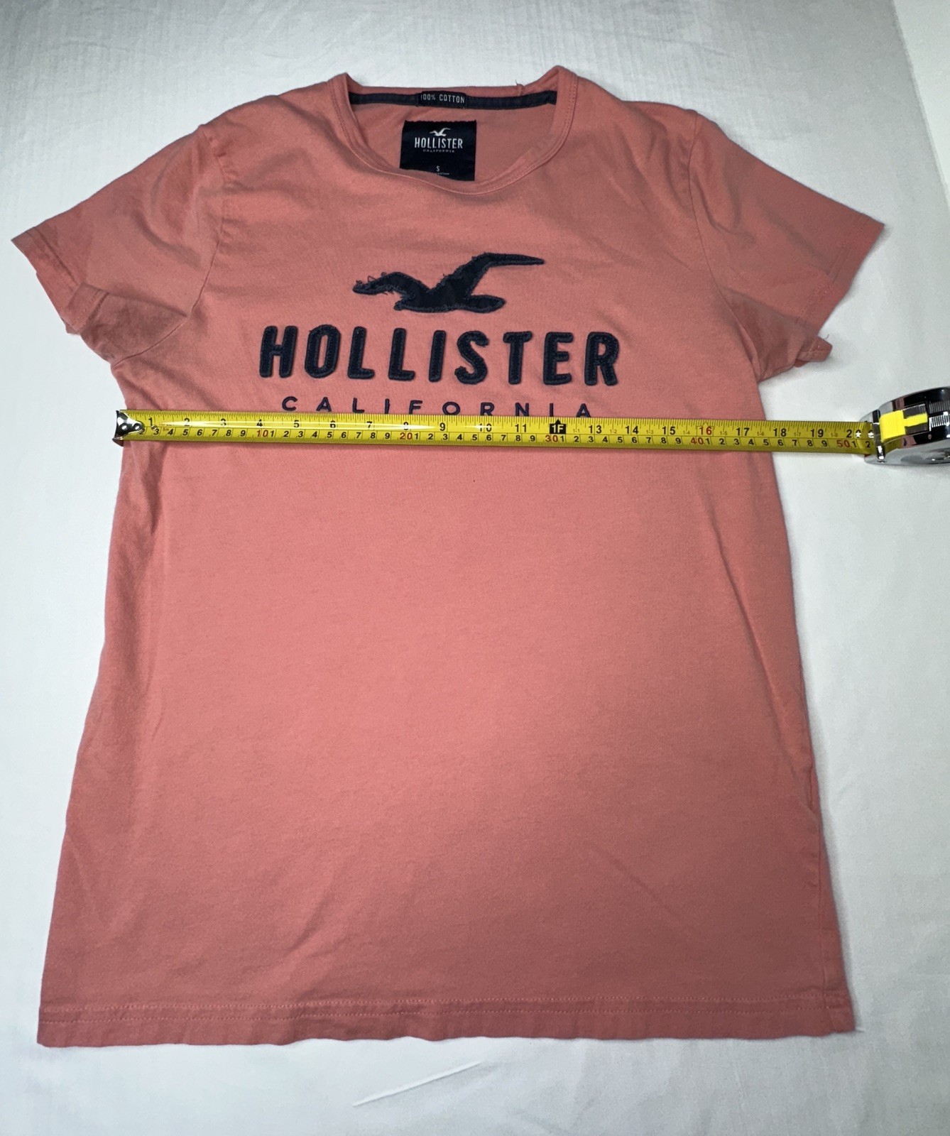 Hollister California T-Shirt ~ Mens Size Small ~ Embroidered Logo ~ Pink