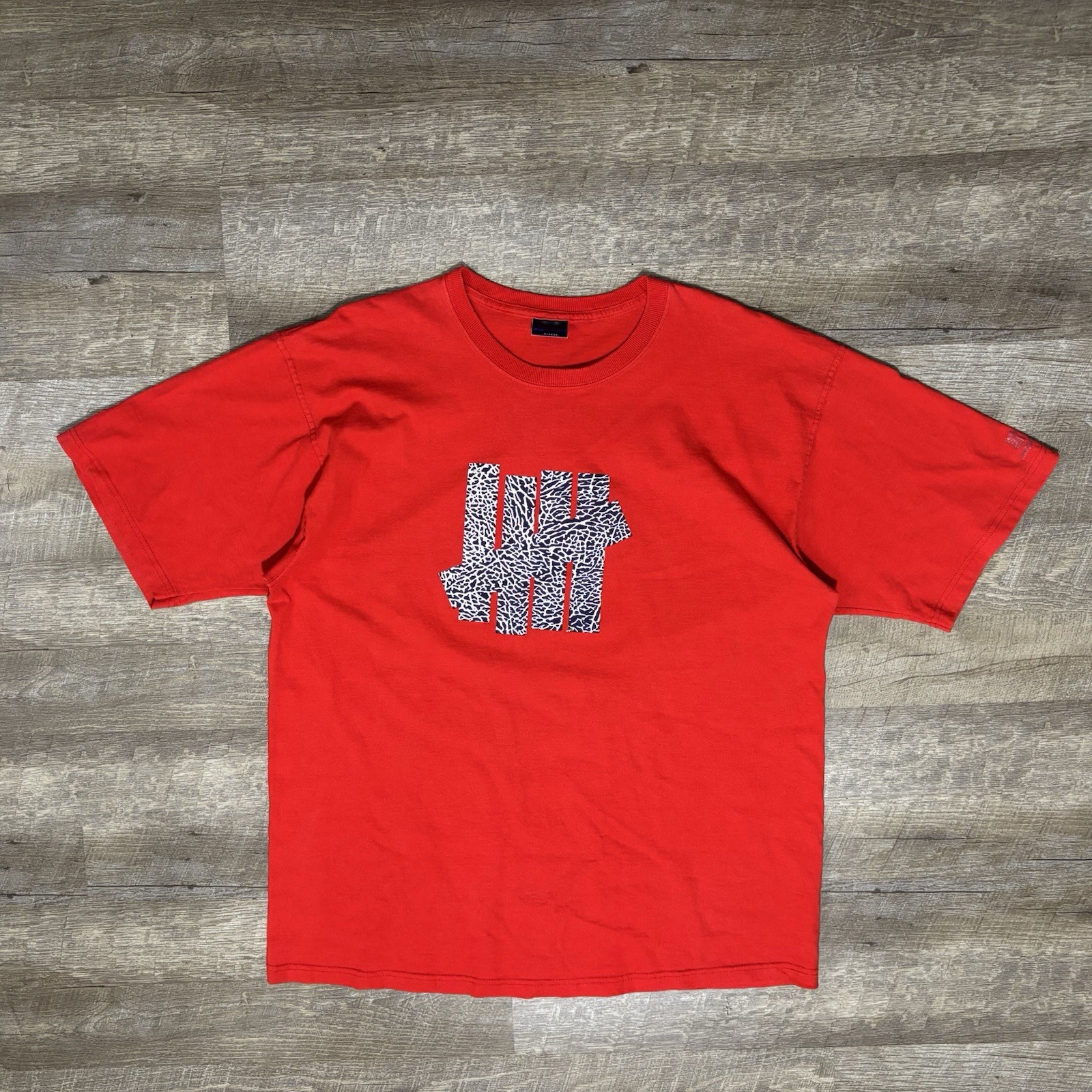Undefeated LOGO Shirt Men&rsquo;s XL Red Short Sleeve UNDFTD Y2K Elephant print