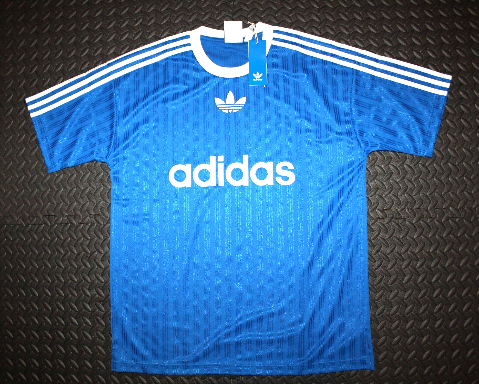 NEW MEN&rsquo;S ADIDAS ORIGINALS TREFOIL POLY TEE SHIRT ~SIZE MEDIUM #IM9456 BLUEBIRD