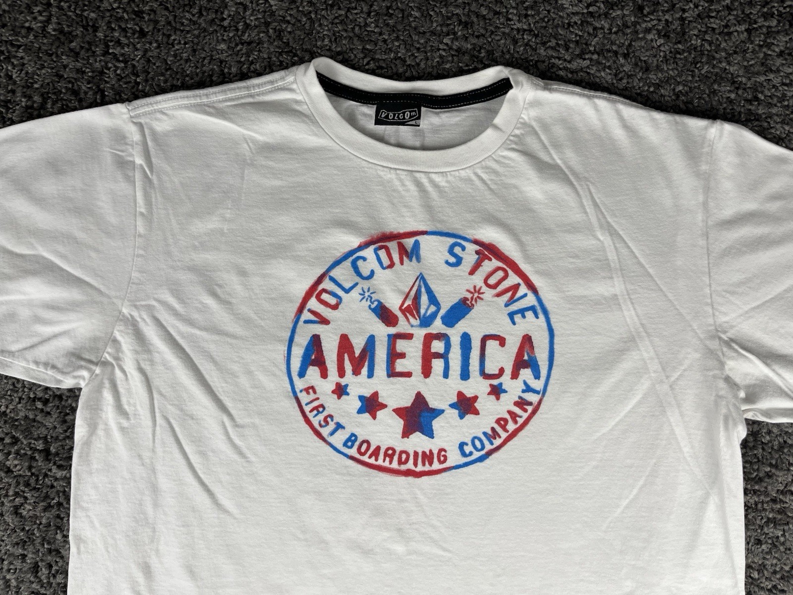 Y2K Volcom Stone First Boarding Company Mens L White USA Patriotic, RWB July 4th