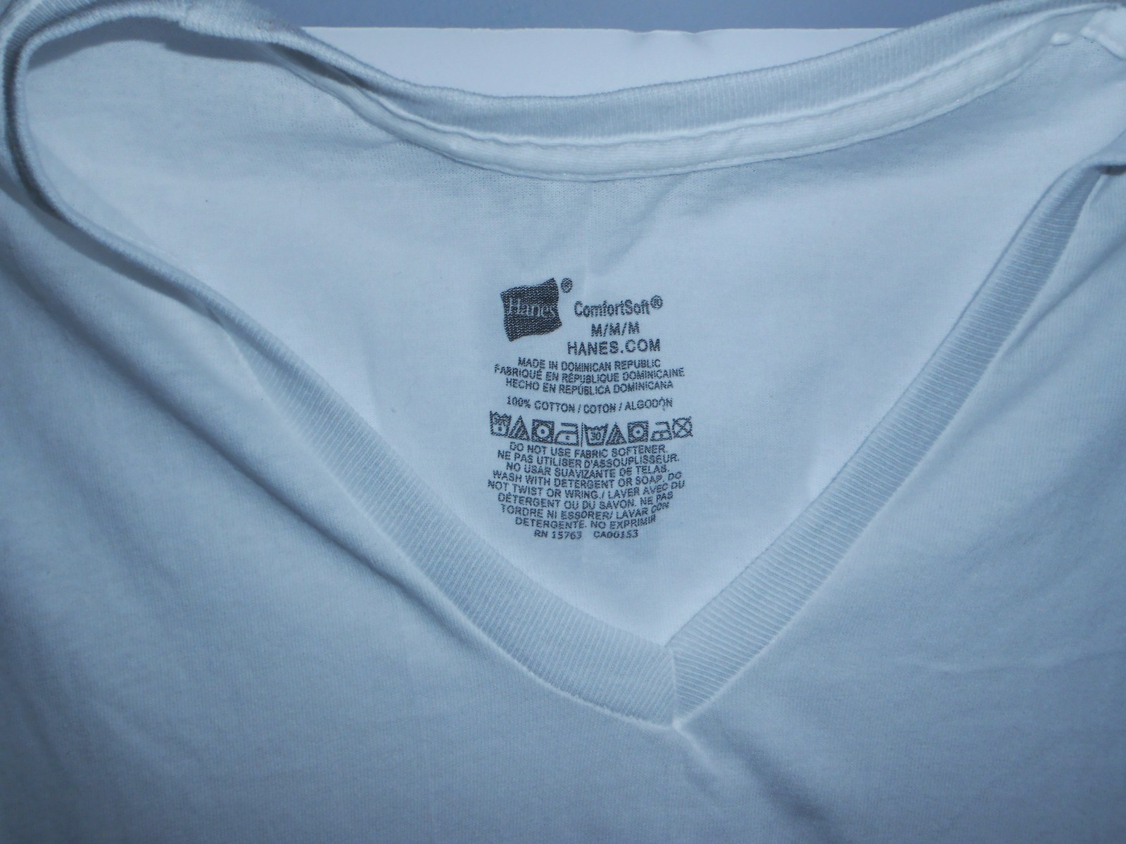 HANES COMFORTSOFT V NECK MENS TAGLESS T SHIRTS MEDIUM LOT OF 3 NEW
