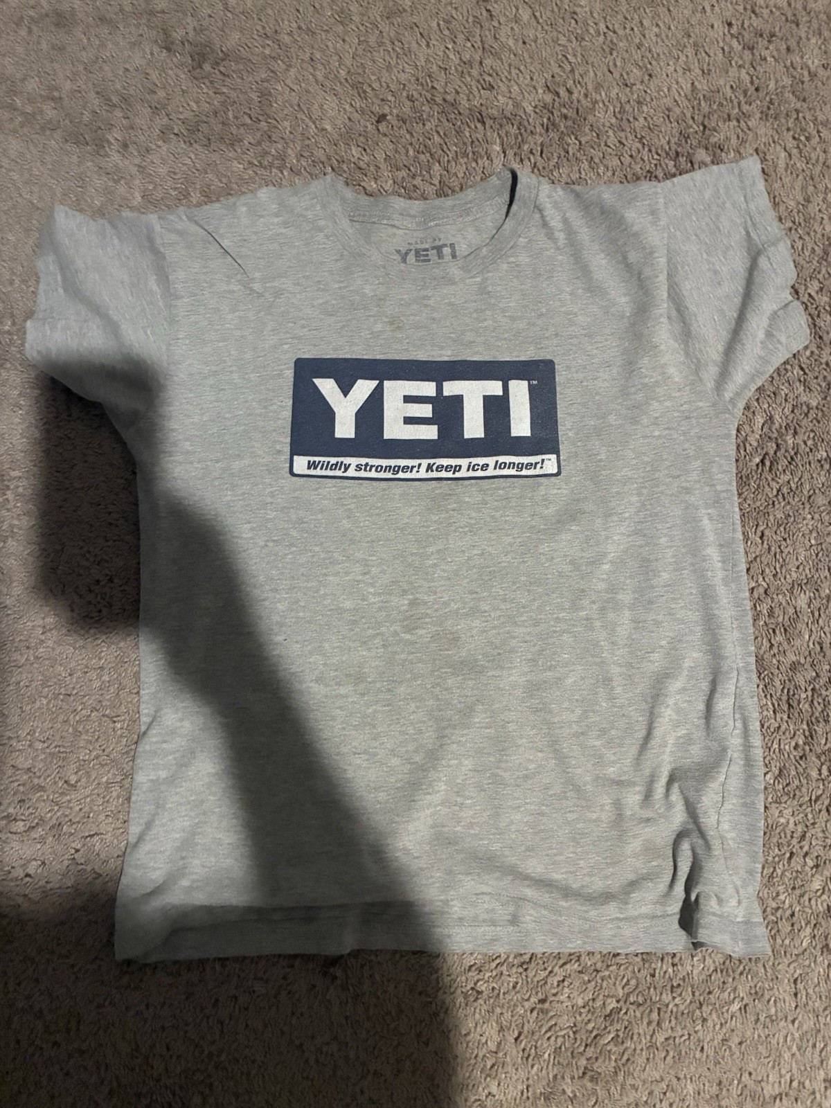 YETI Men&rsquo;s Gray Cotton Knit Crew Neck Short Sleeve Logo Graphic Tee Size M