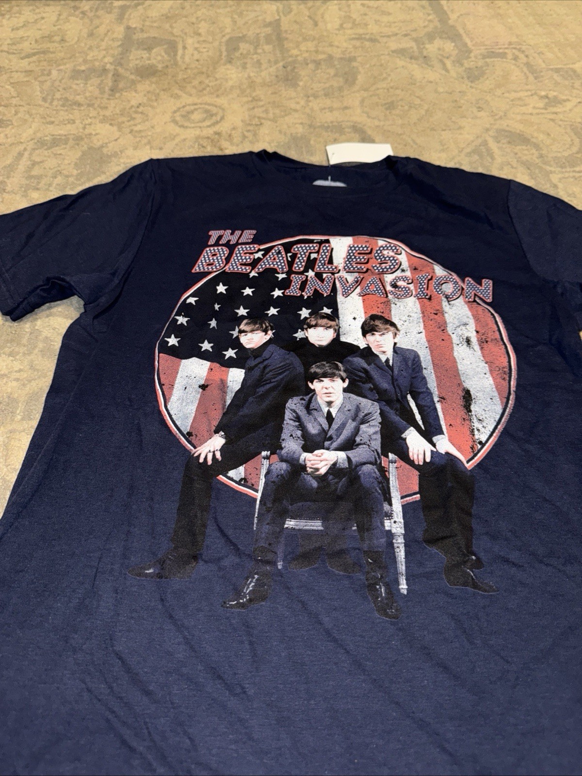 New The Beatles Invasion American Flag Background – Blue Shirt Sz Small Mens