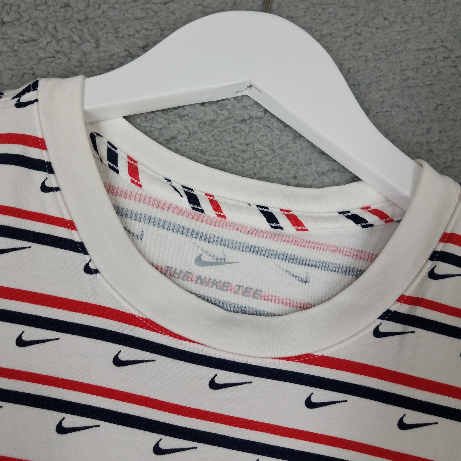 Nike T-Shirt Adult Small Swoosh Striped Crewneck Casual Red White Blue Travel