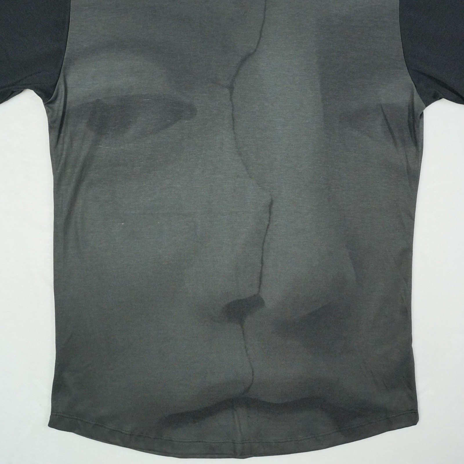 En Noir Mens Avant Grarde Monochromatic T-Shirt Black Made in USA 20×30