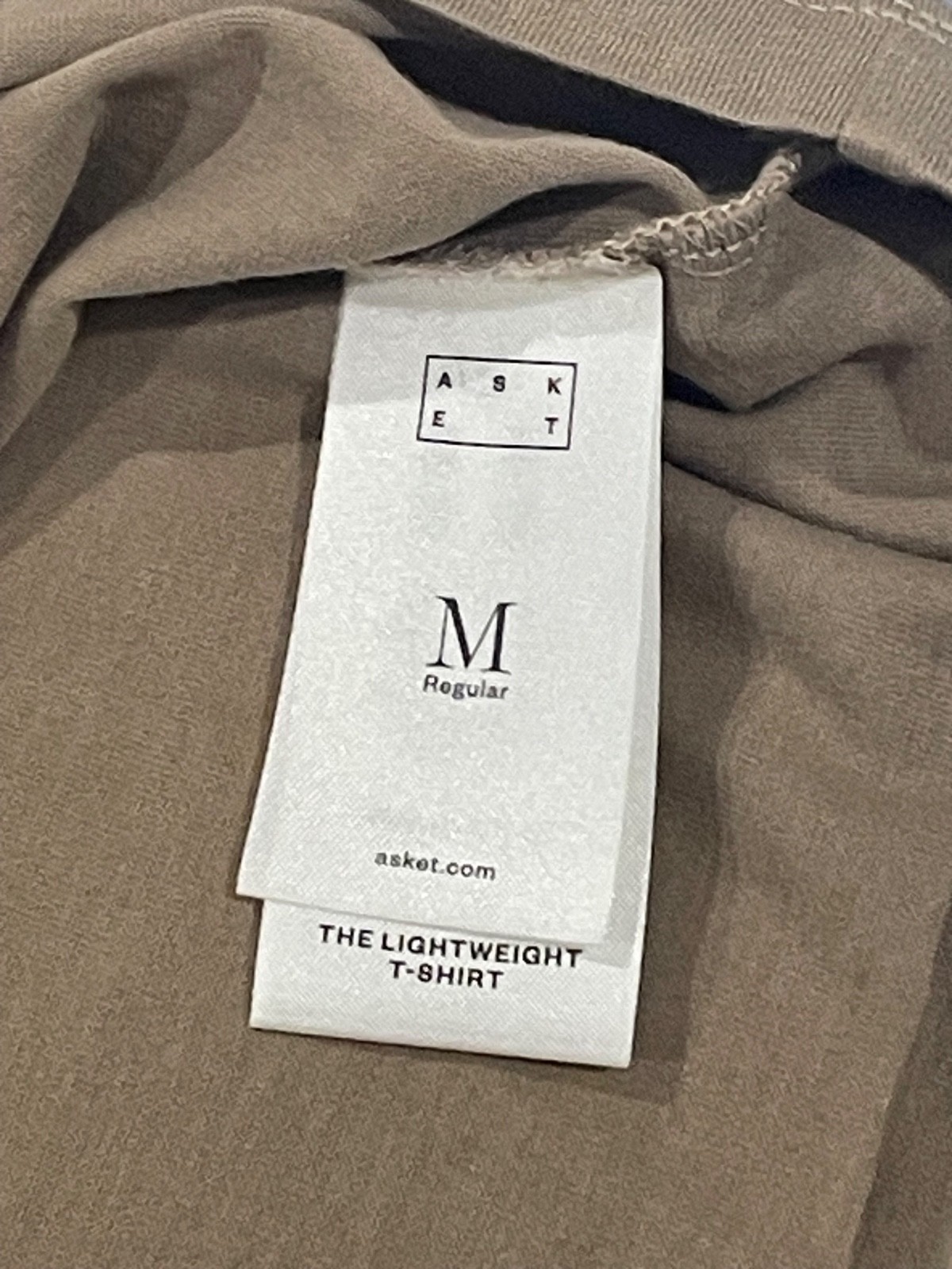 ASKET Lightweight T-Shirt Men’s Medium Taupe – SUPIMA Cotton – Excellent Conditi
