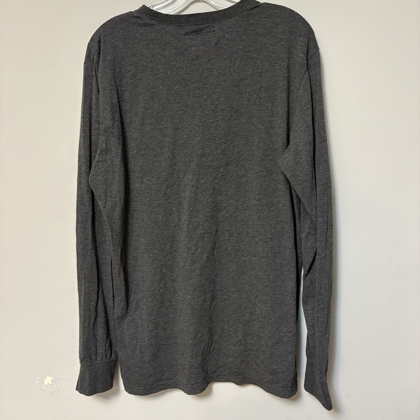 Beautiful Giant Men’s Long Sleeve Tee Aztec Pocket Sz Large Gray Stretchy Casual
