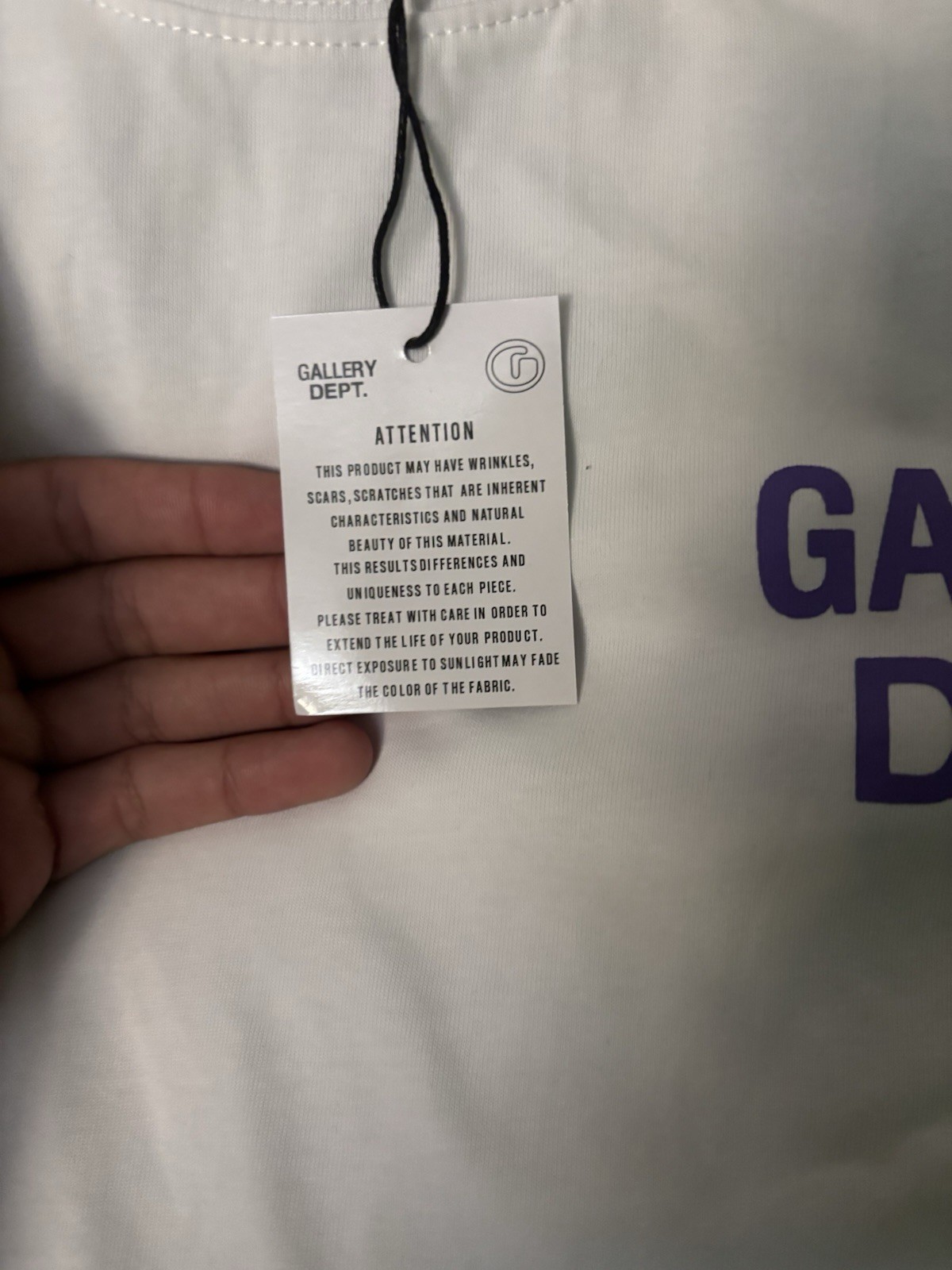 Gallery Dept. Men&rsquo;s White/Purple Logo Graphic Crew Neck Short Sleeve T-Shirt S