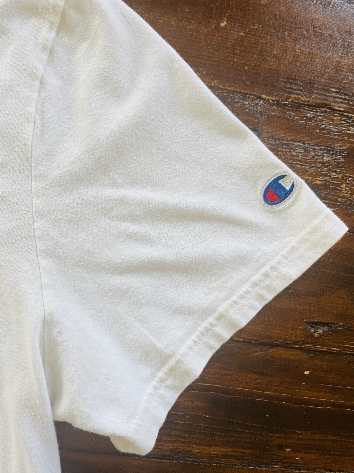 Champion Men&rsquo;s L White Crew Neck Short Sleeve Cotton Knit Logo Graphic T-Shirt