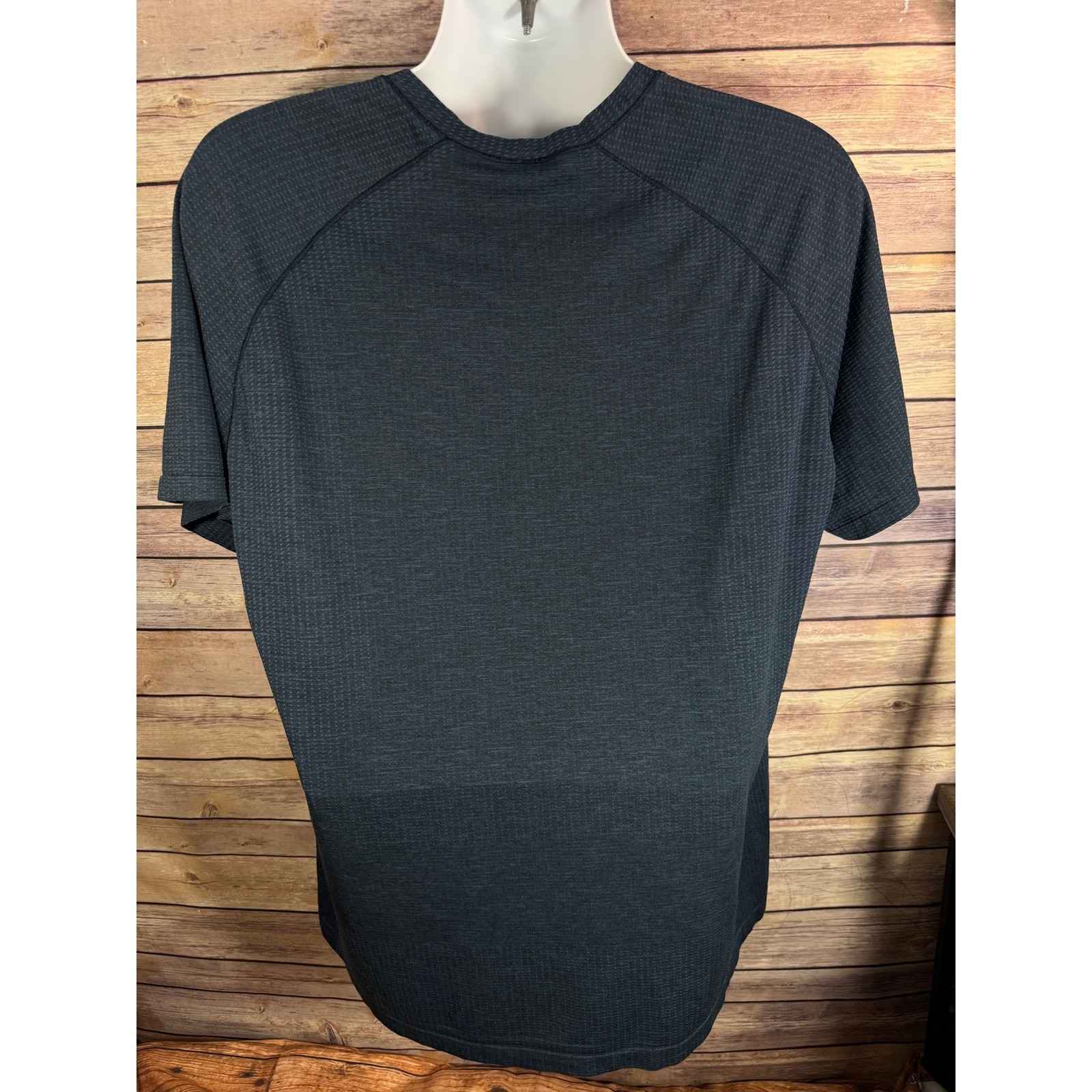 Lululemon Blue Workout Shirt Active Gear Mens XL 23×29