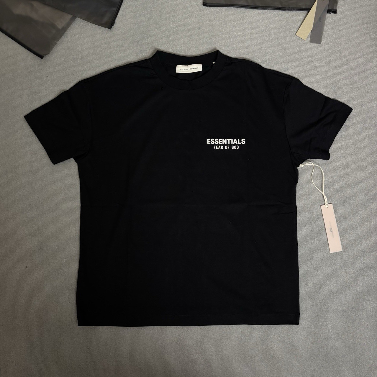 Fear of God ESSENTIALS Men&rsquo;s M Black Logo Graphic Crew Neck Short Sleeve Tee