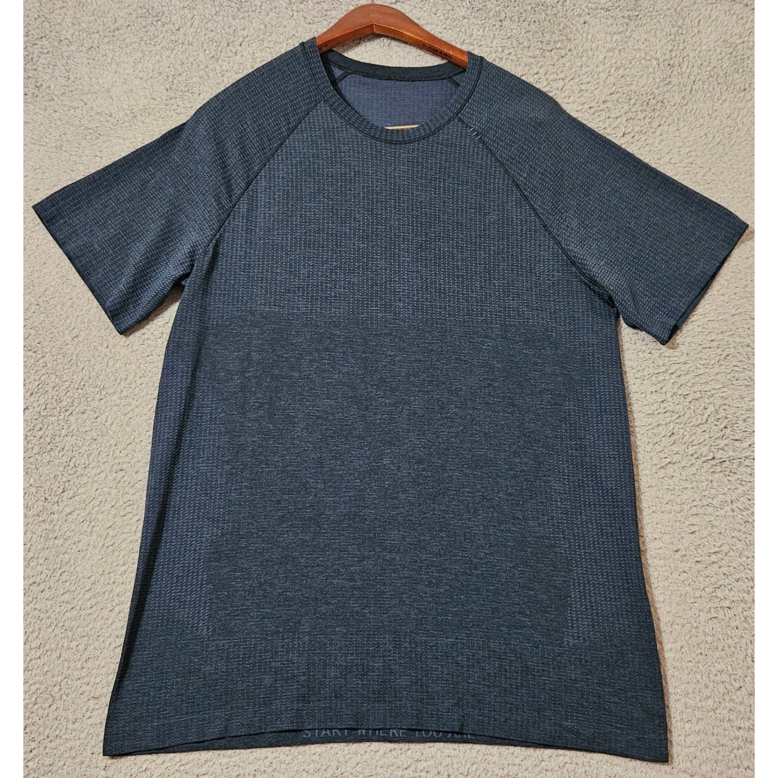 Lululemon Shirt Mens Large Dark Blue Tech Short Sleeve Stretch Lightweight