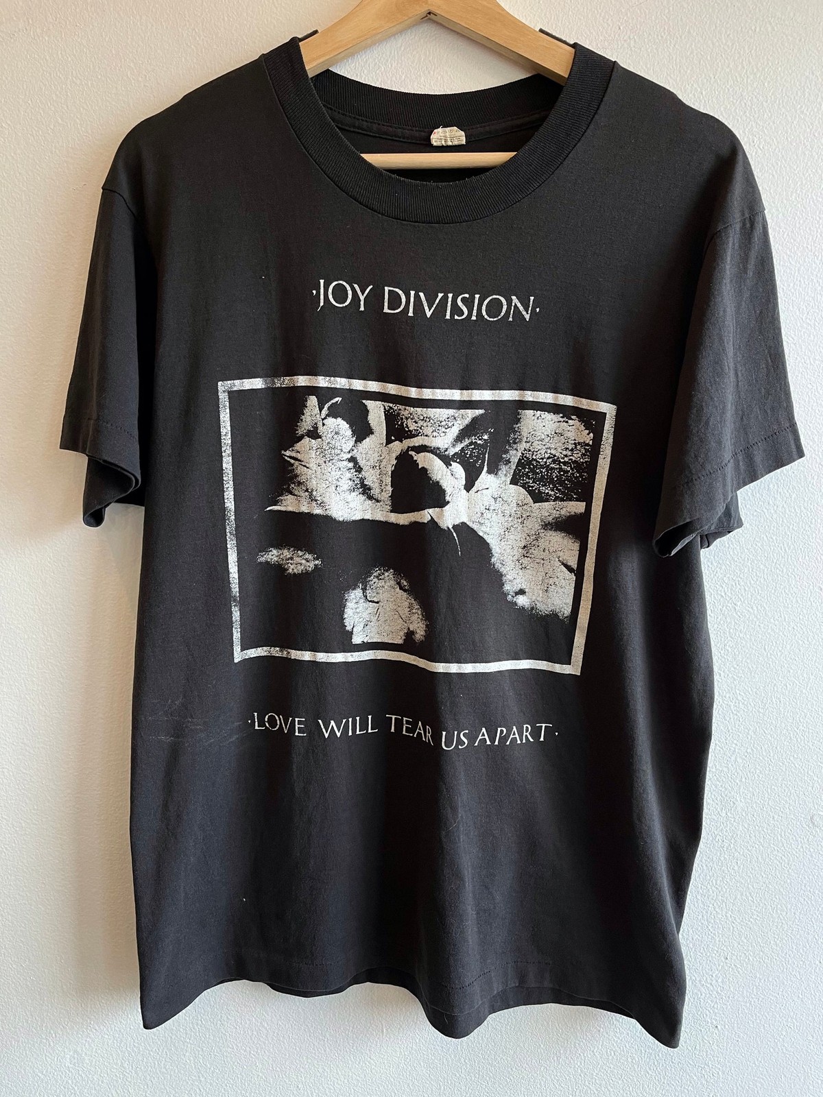 Reprint 1980&rsquo;s Joy Division Love Will Tear Us Apart T-Shirt Classic tee NH27399