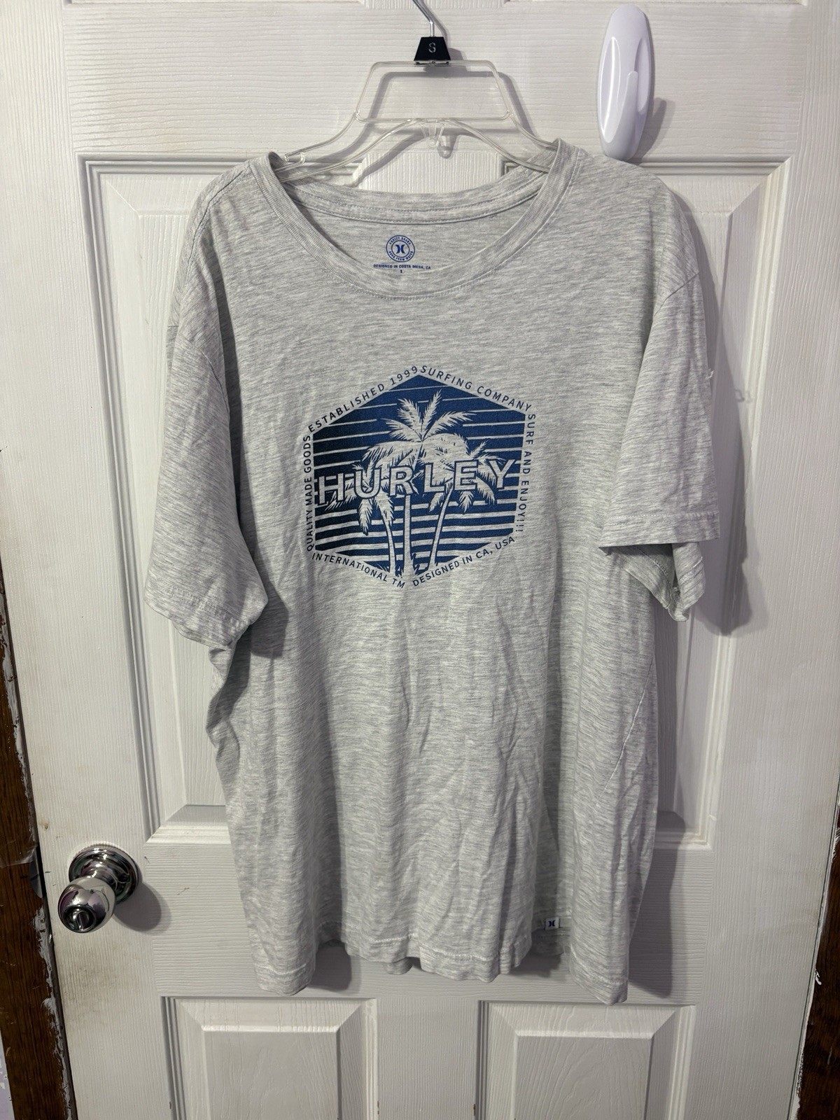 Hurley Men&rsquo;s Gray Graphic T-Shirt SZ L SInce 1999 98 cotton