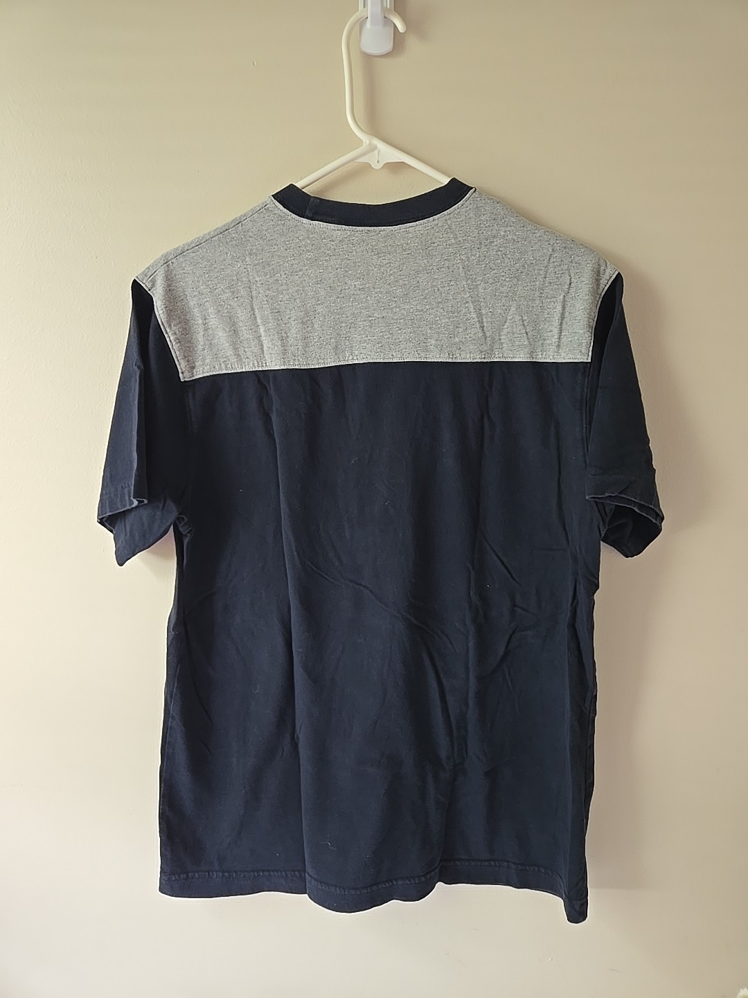 MENS GAP SHORT SLEEVE SLUB TEE black and gray med. VARIETY exc. cond