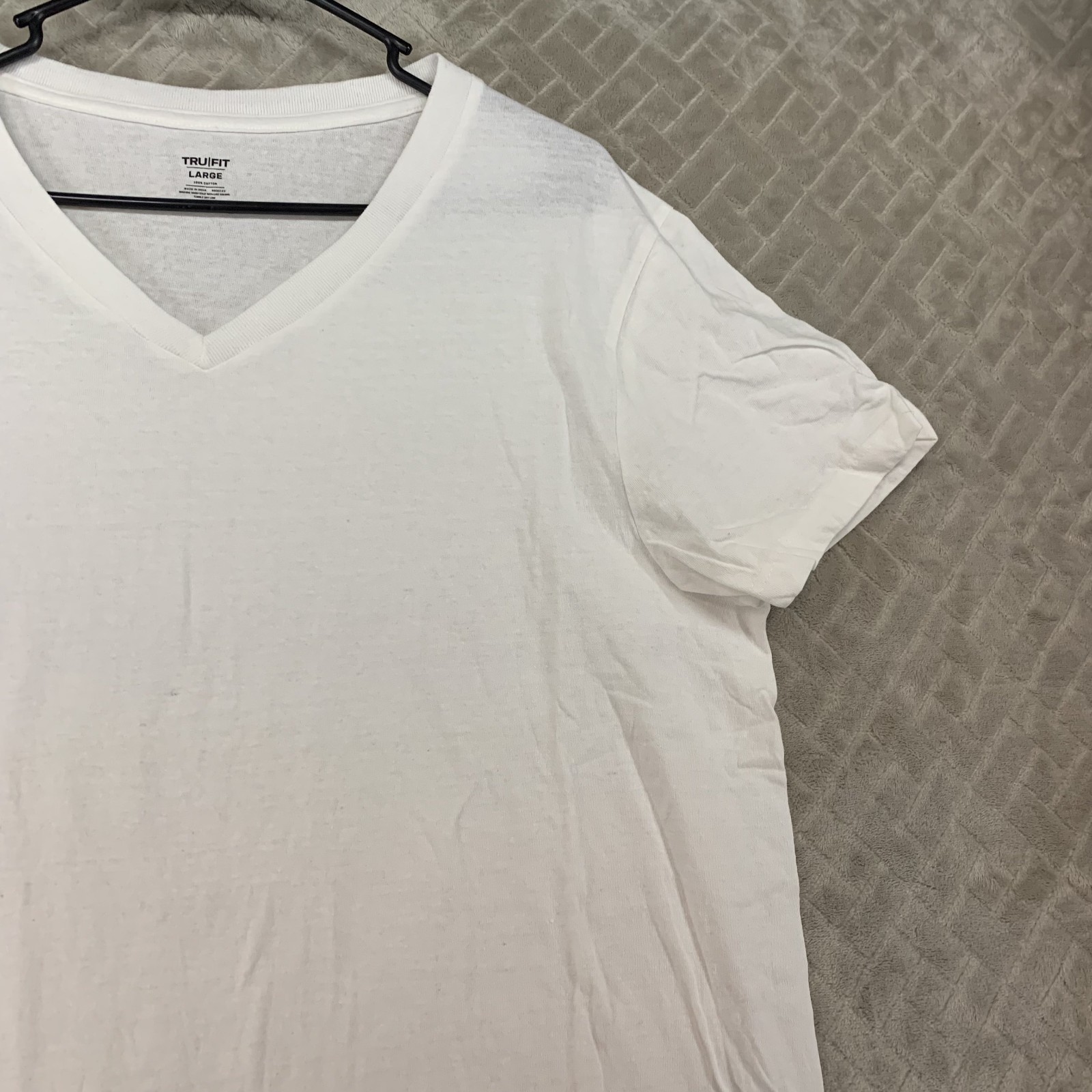 Tru Fit T-Shirt Mens Large White V Neck Short Sleeve 100% Cotton Classic Boxy