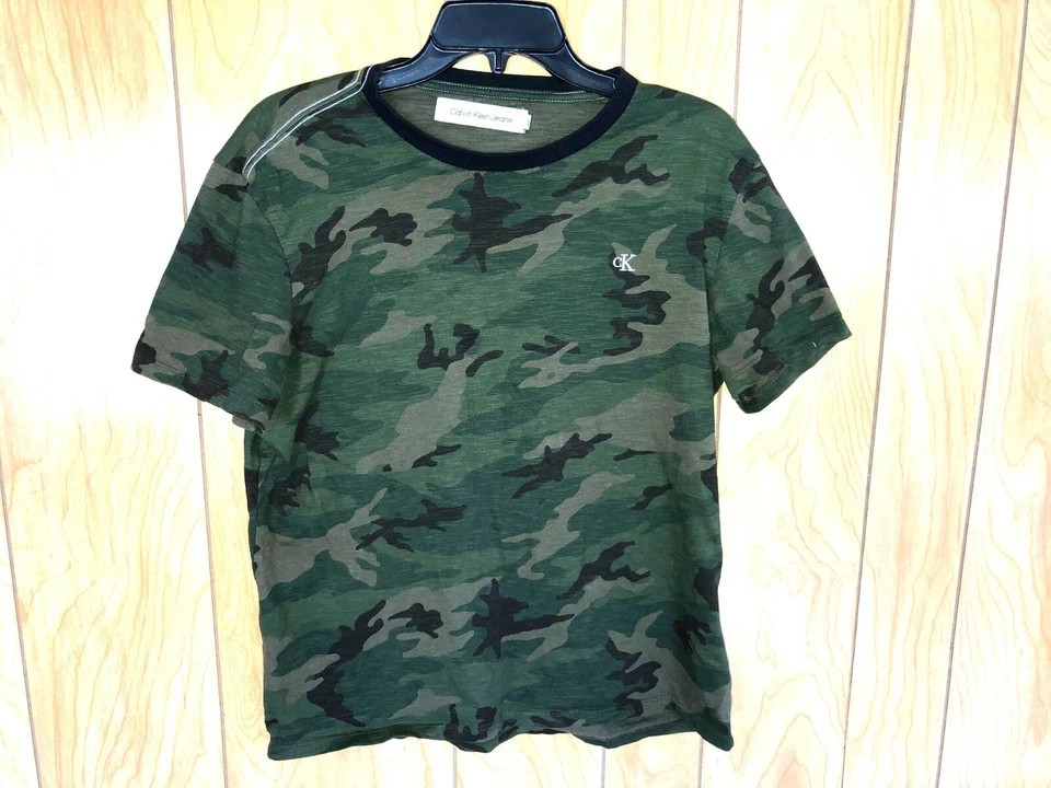 Calvin Klein Jeans Men&rsquo;s T-Shirt Green Olive Night Camo Size M