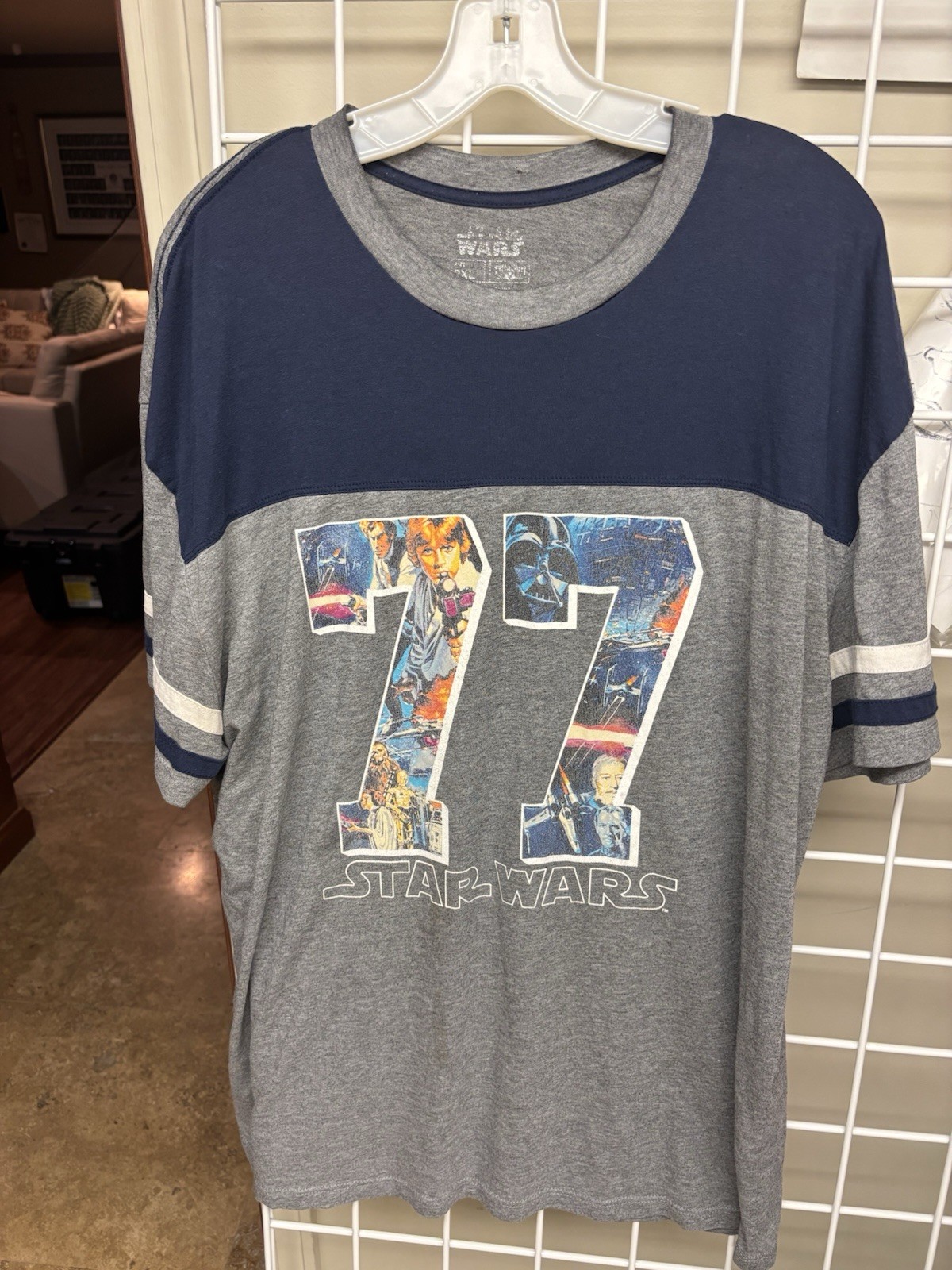Star Wars Vintage Looking Short. Sleeve T-Shirt Size 2XL 60/40 Cotton/Poly EUC