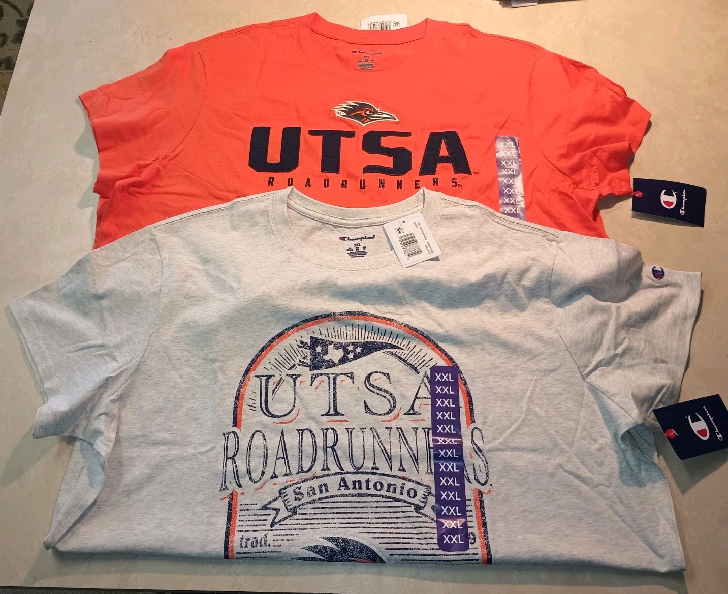 UTSA « ROADRUNNERS » – Men&rsquo;s TWO (2) XXL T-Shirts by Champion – NEW w/Tags ⚾🏈