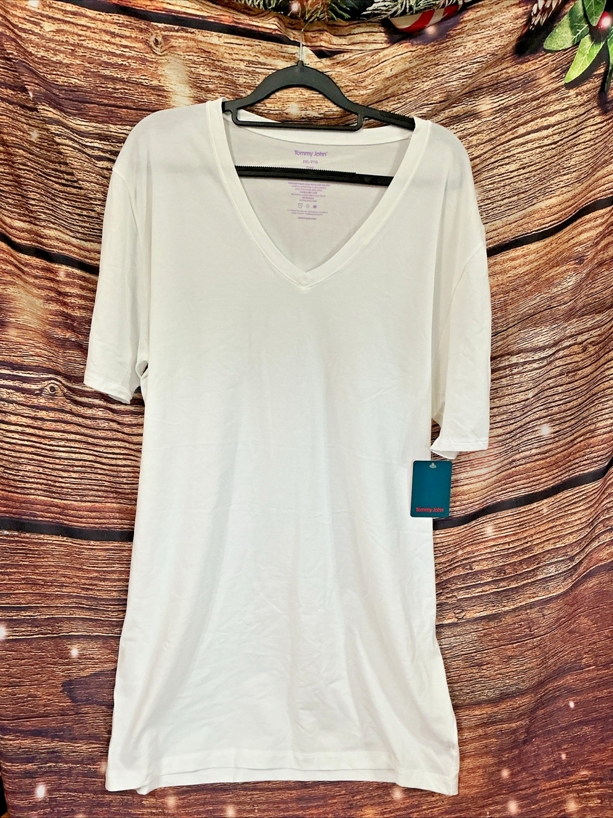NEW Men&rsquo;s Tommy John Cool Cotton Deep V-Neck Stay-Tucked Undershirt Size 2XL