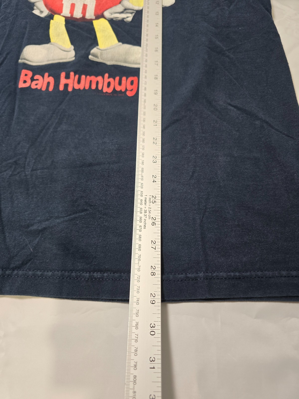 Size L – 2005 M&M&rsquo;s « Bah Humbug! » Santa Hat T-shirt