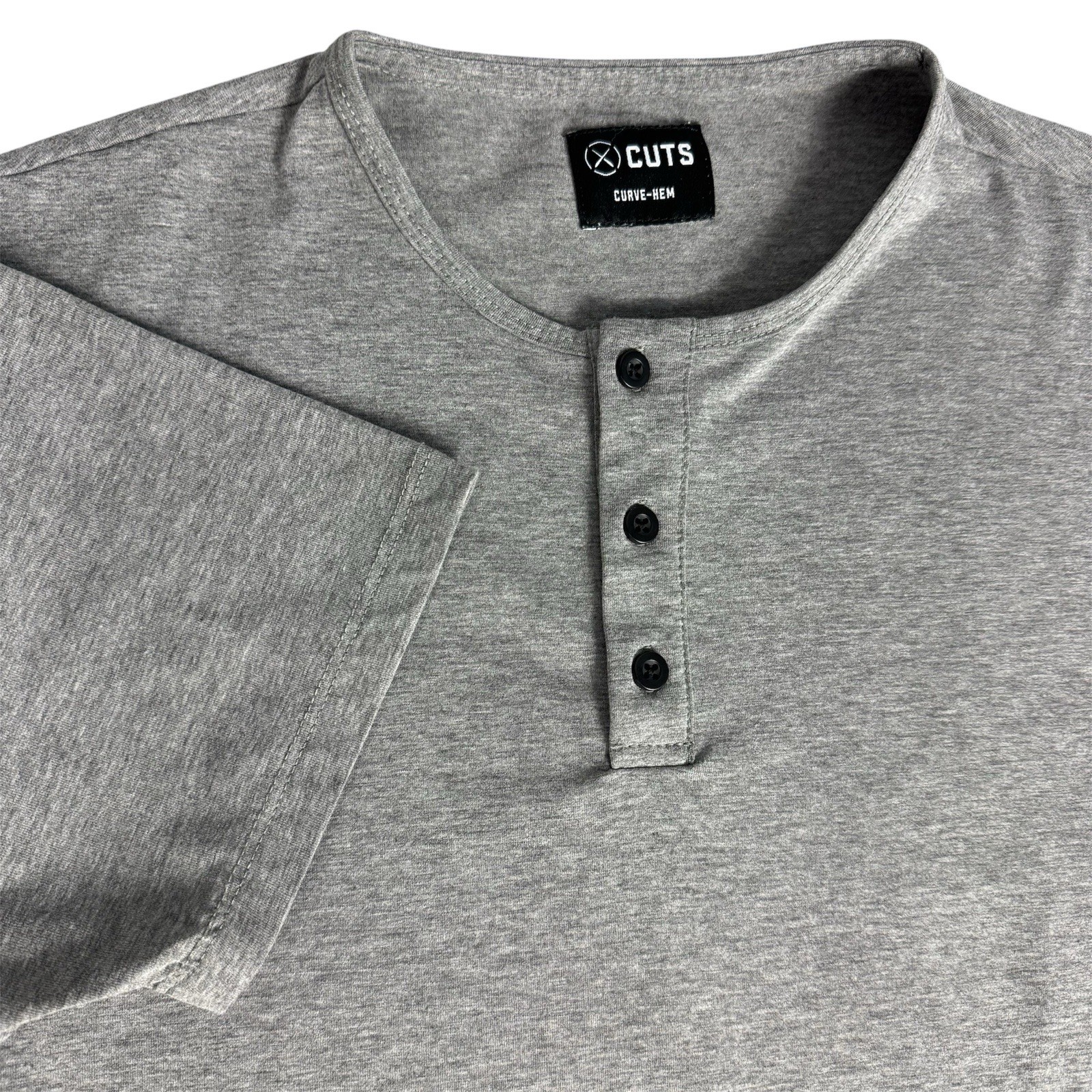 Cuts Clothing Henley Shirt Mens Small Gray Short Sleeve Curve Hem Casual