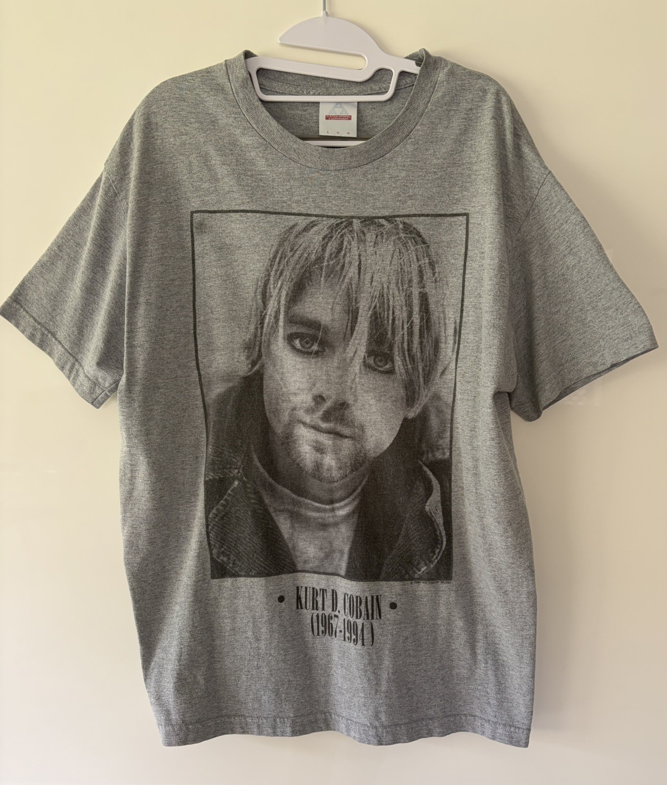 Vintage 1994 Kurt D. Cobain 1967-1994 Memorial T-Shirt L end of the music