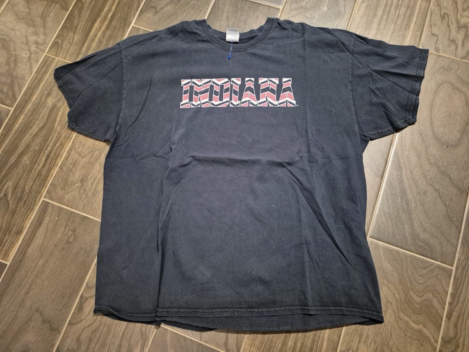 Indiana Hoosiers Tribal Spell Out Graphic Tshirt Size 2Xlarge Men&rsquo;s