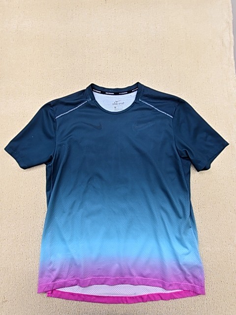 Nike Men&rsquo;s Stride Dri-FIT ADV Short Sleeve Running Top L