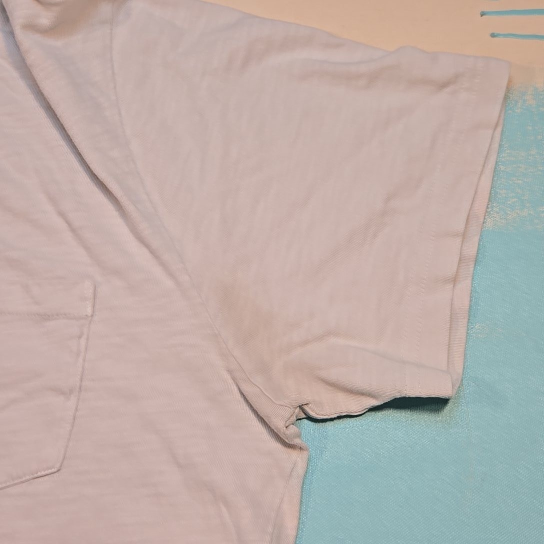 Faherty L Pocket Tee White Crewneck Cotton Distressed Broken-In Soft Tag Classic