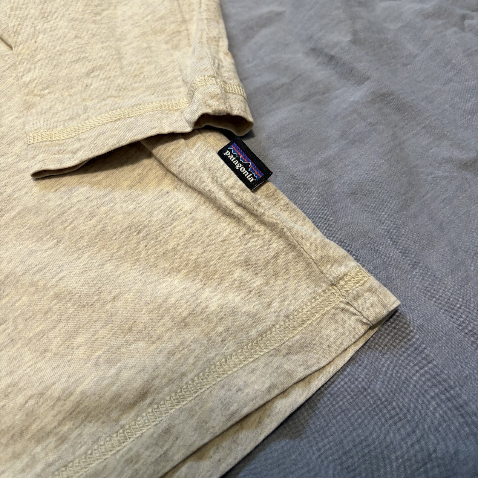 Patagonia Shirt Mens Large Beige Long Sleeve Daily Henley Organic Cotton Hiking