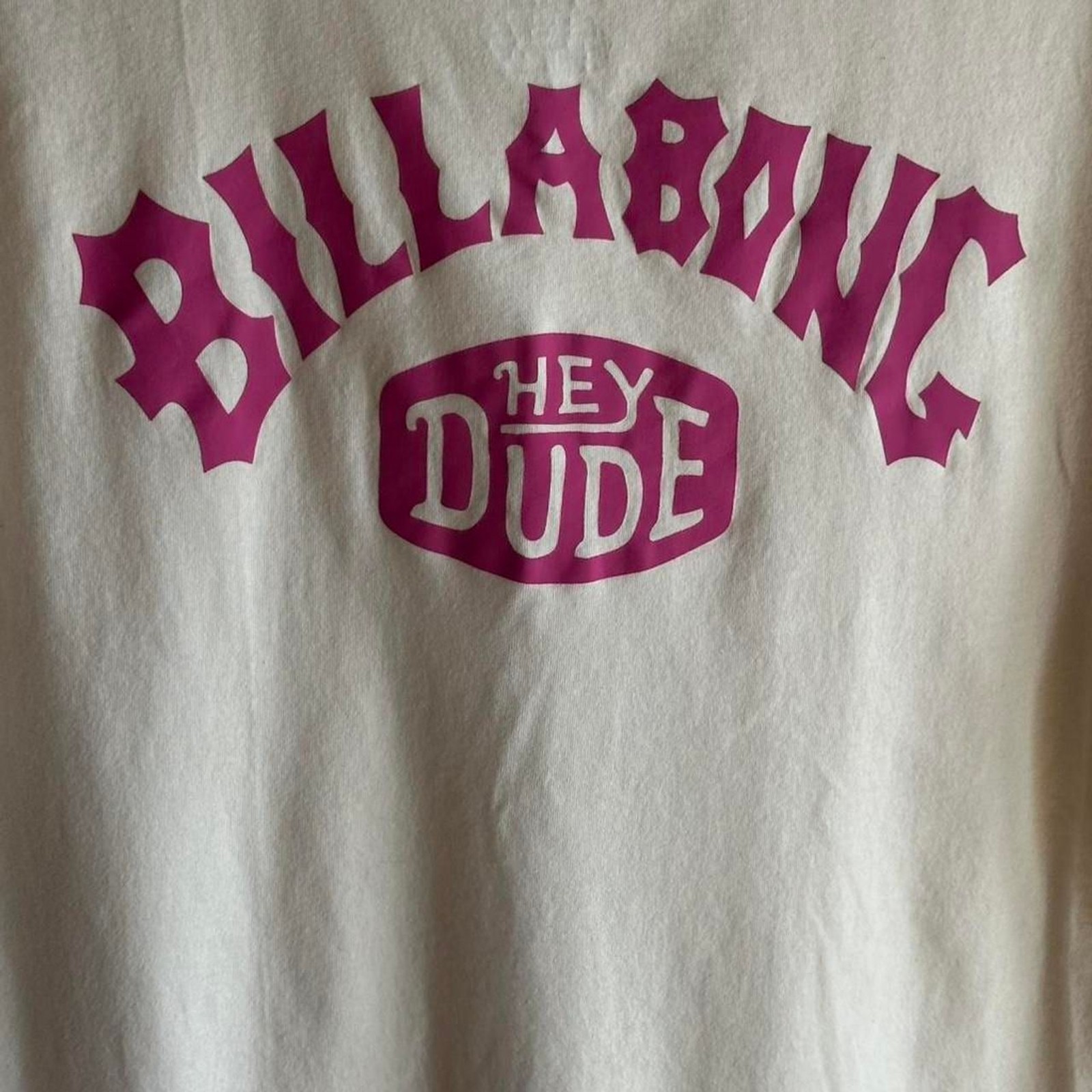 Billabong Men&rsquo;s White and Cream T-shirt