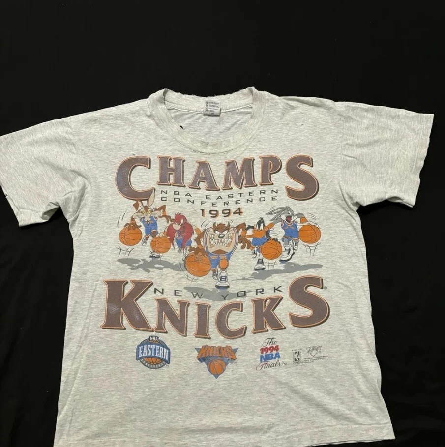New York team Knick t shirt, Looney Tunes Black, vintage 90s lot
