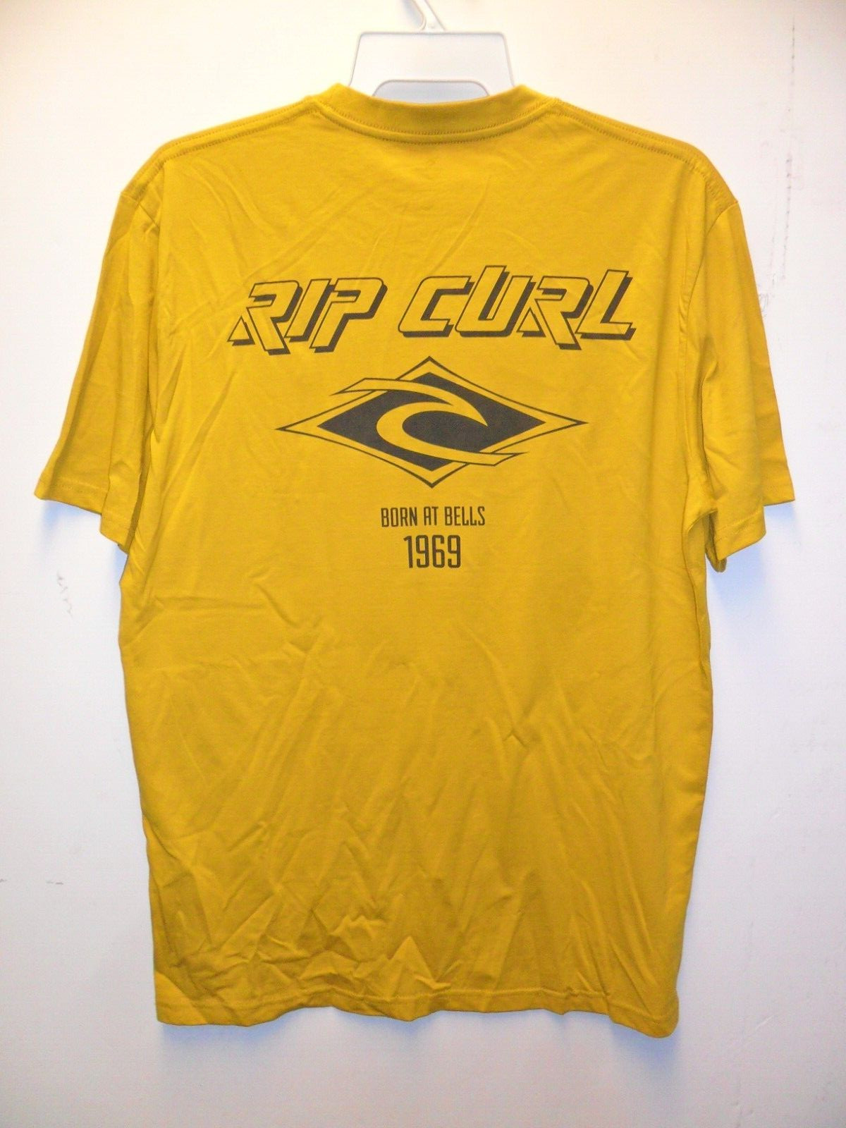 RIP CURL Men&rsquo;s S/S T-Shirt FADEOUT ESSENTIAL – Mustard – Large – NWT – LAST ONE