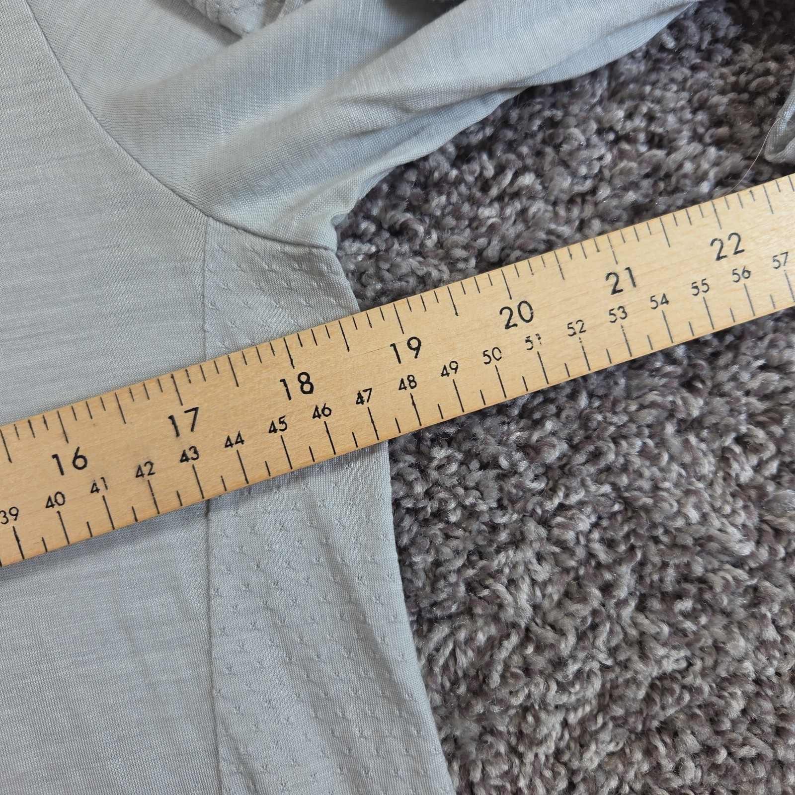 Icebreaker Cool-Lite Shirt Mens Small Gray Wool Blend Long Sleeve Crewneck Tee