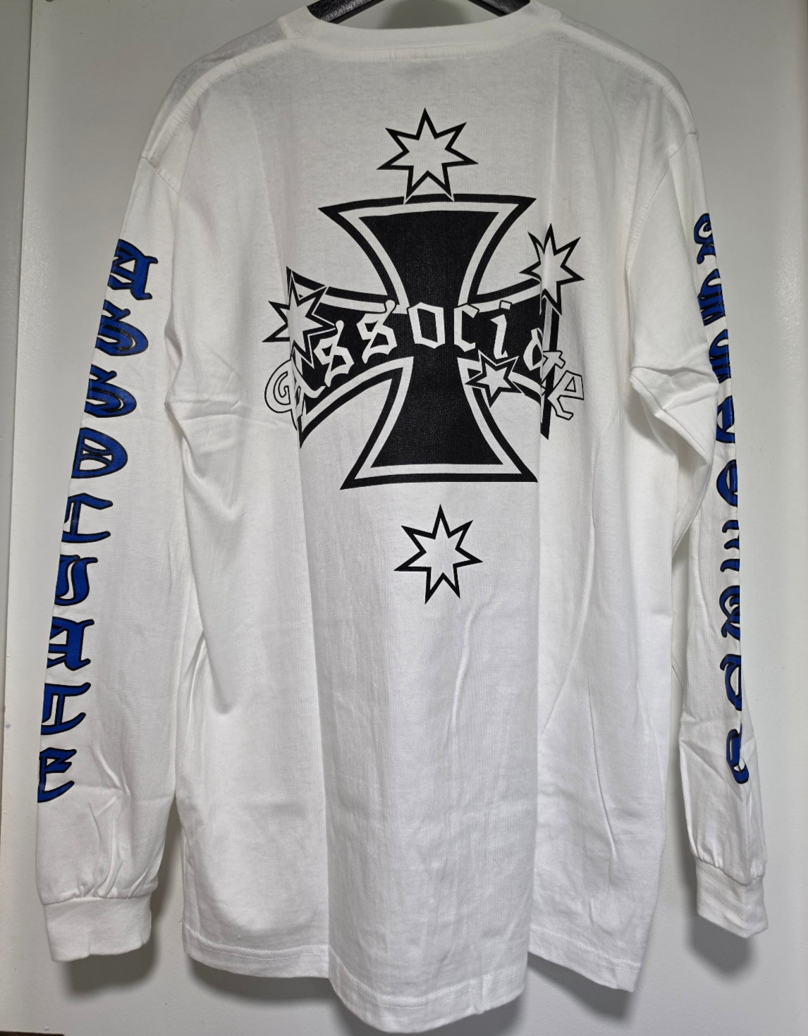 Unisex Long Sleeve Shirt – Associate Skull Australia Flag – Size L – 100% Cotton