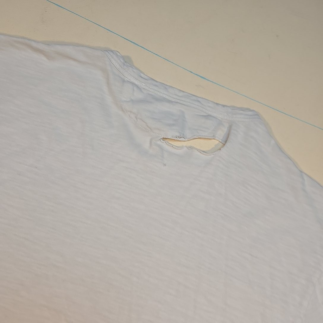 Faherty L Pocket Tee White Crewneck Cotton Distressed Broken-In Soft Tag Classic