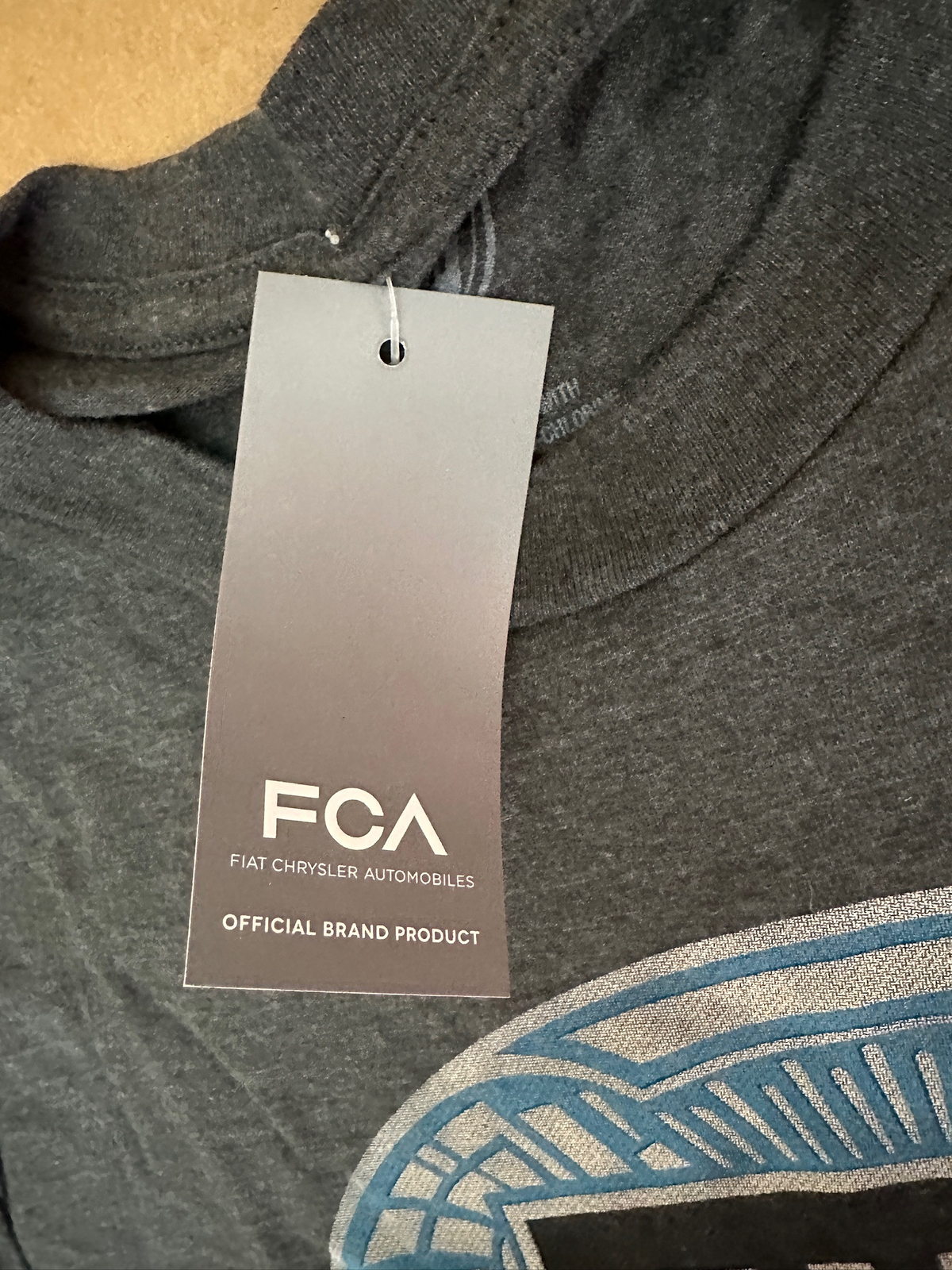Men&rsquo;s Fiat Vintage Badge Graphic Short Sleeve Tagless T-Shirt in Heather Grey