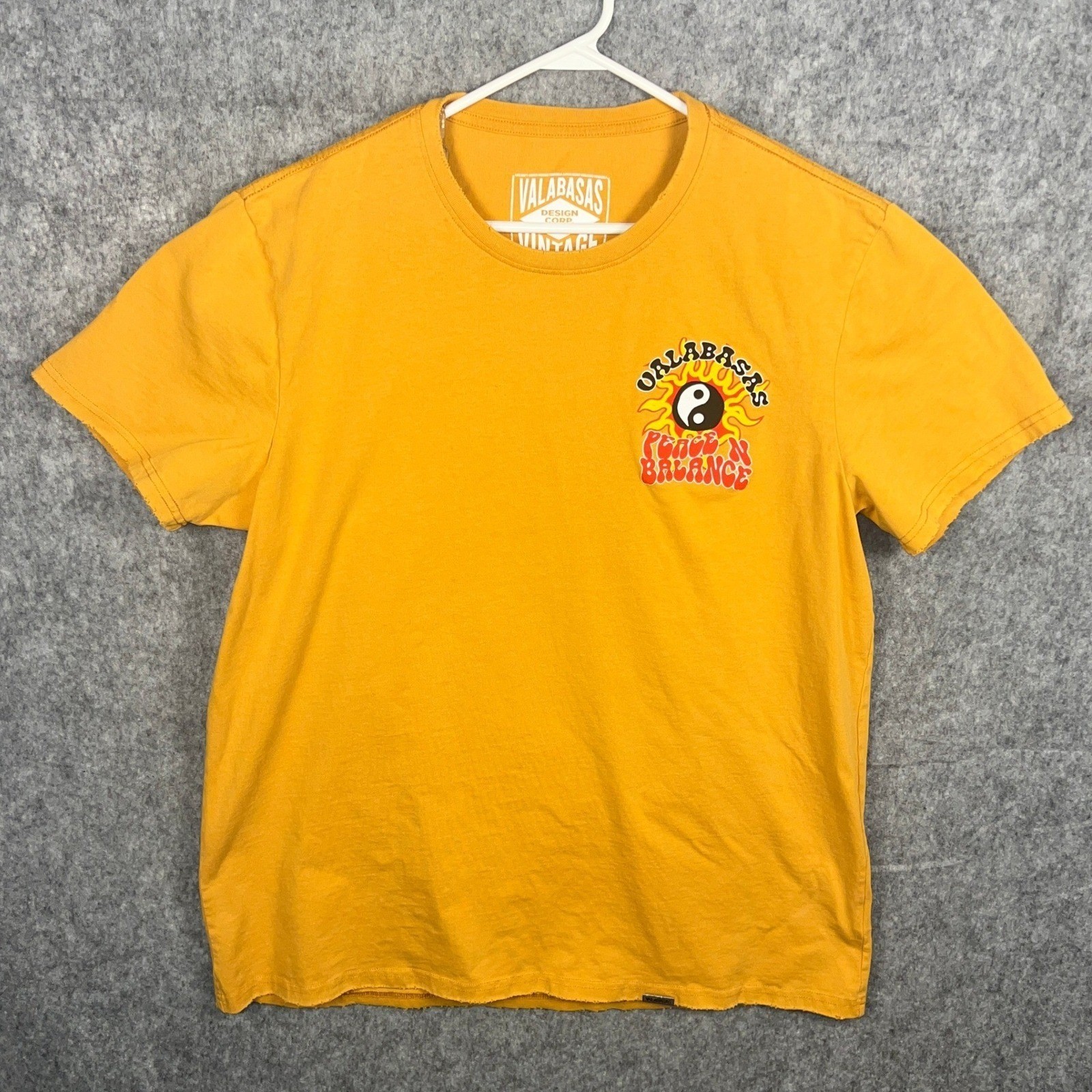 Valabasas Vintage Peace N Balance Graphic T-Shirt Men&rsquo;s XL Yellow Short Sleeve