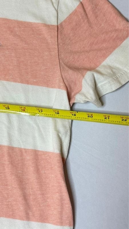 Hollister Men’s Medium Pink White Striped Crew Neck T-Shirt