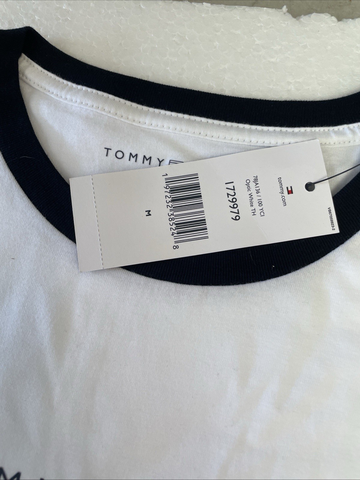 NWT Men&rsquo;s Tommy Hilfiger Classic Logo Short Sleeve T-Shirt White size M