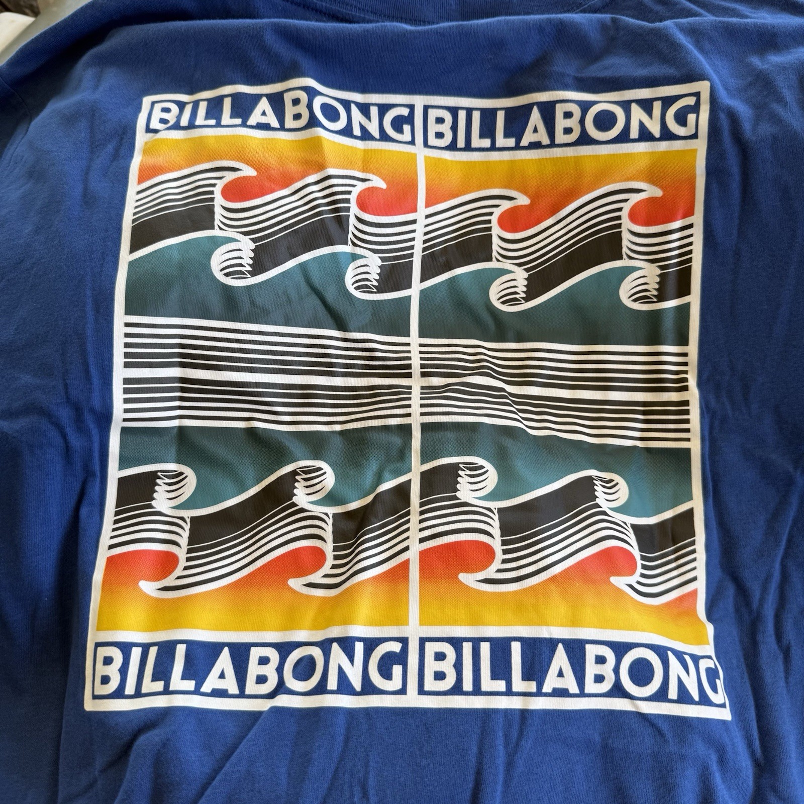 NEW Billabong Surf Waves Logo True Blue T Shirt Men’s Size Large 100% Cotton