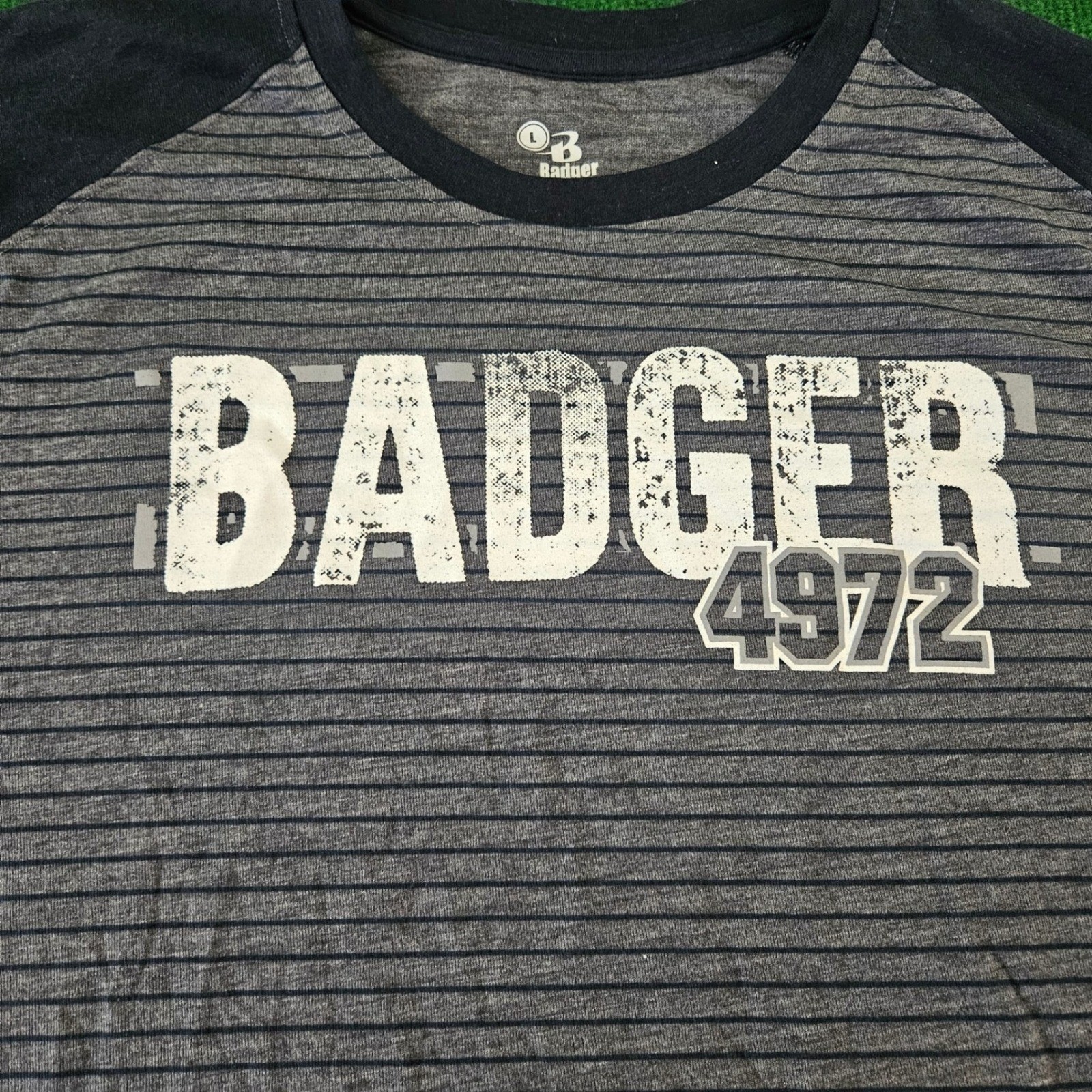 Badger Sport 4972 Graphic T Shirt Mens Large Raglan Short Sleeve Striped Gray