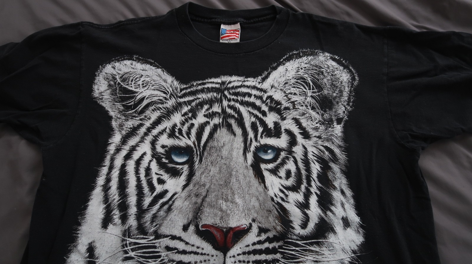 Vintage White Tiger Big Logo Overprint T-shirt 90s Adult XL Trinity